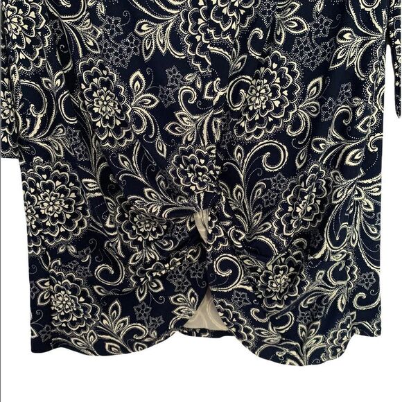 AJ Amelia James Navy White Floral Gathered Front Blouse - Picture 3 of 5